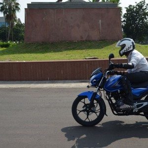 Bajaj Discover M Review Pics Specs