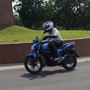 Bajaj Discover M Review Pics Specs