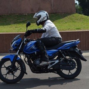 Bajaj Discover M Review Pics Specs