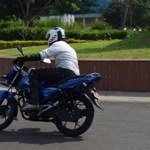 Bajaj Discover M Review Pics Specs