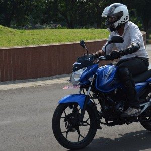 Bajaj Discover M Review Pics Specs