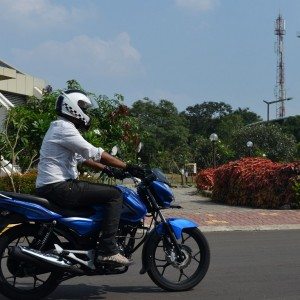 Bajaj Discover M Review Pics Specs