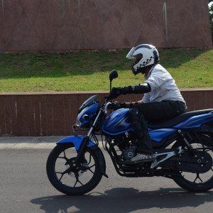 Bajaj Discover M Review Pics Specs