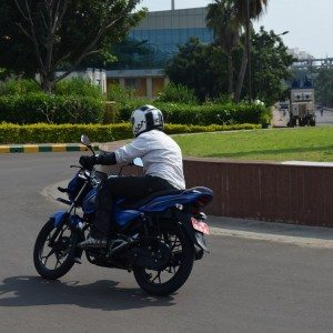 Bajaj Discover M Review Pics Specs