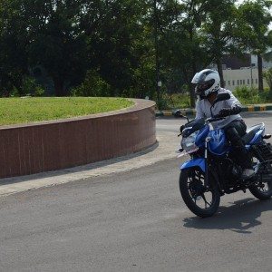 Bajaj Discover M Review Pics Specs