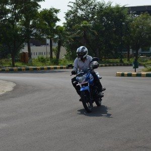 Bajaj Discover M Review Pics Specs