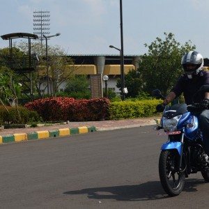 Bajaj Discover M Review Pics Specs