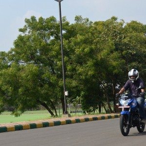 Bajaj Discover M Review Pics Specs