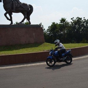 Bajaj Discover M Review Pics Specs