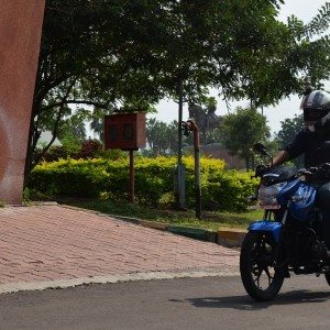 Bajaj Discover M Review Pics Specs