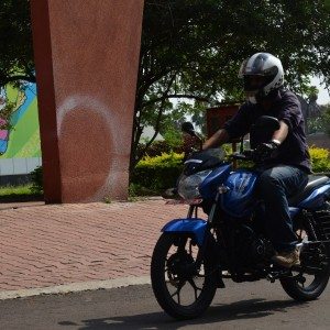 Bajaj Discover M Review Pics Specs