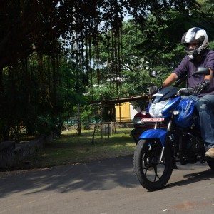 Bajaj Discover M Review Pics Specs