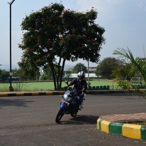 Bajaj Discover M Review Pics Specs