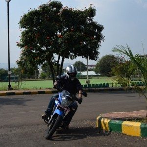 Bajaj Discover M Review Pics Specs