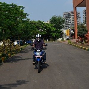 Bajaj Discover M Review Pics Specs