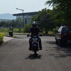 Bajaj Discover M Review Pics Specs