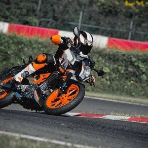 KTM Duke  black pics