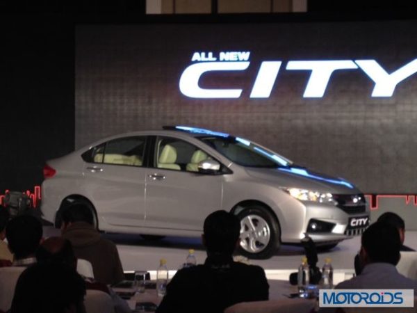 New 2014 Honda City front and rear (1)