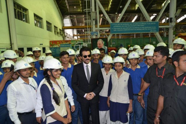 The dashing Jai Singh Rathod of the action packed 24 series  spends time with the young, enthusiastic students at the Training Division in the plant. The students were very thrilled to have met Anil Kapoor in the facility.