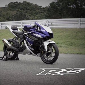 Yamaha R India Pics