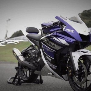 Yamaha R India Pics