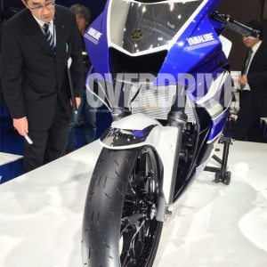 Yamaha R India launch Pics Specs