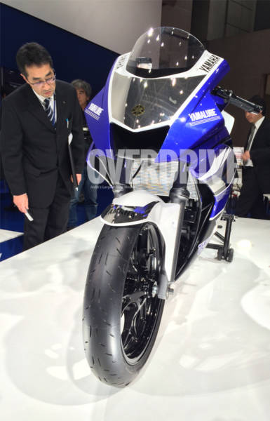 Yamaha R India launch Pics Specs