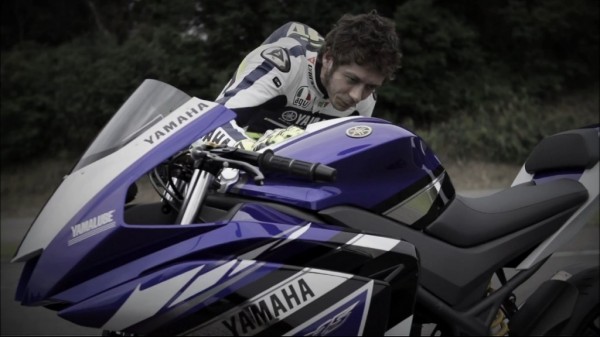 Yamaha-R25-India-launch-video-rossi-pics-1