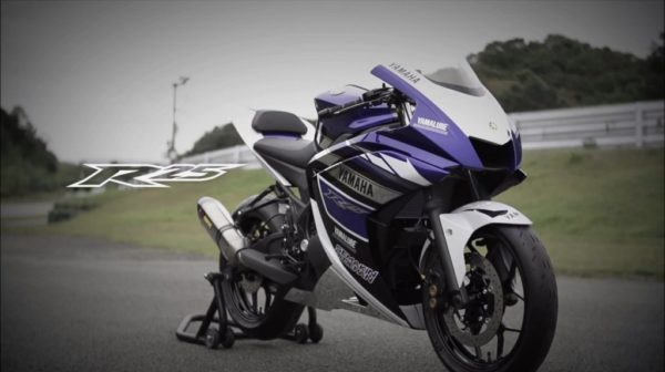 Yamaha-R25-India-launch-video-rossi-pics-2