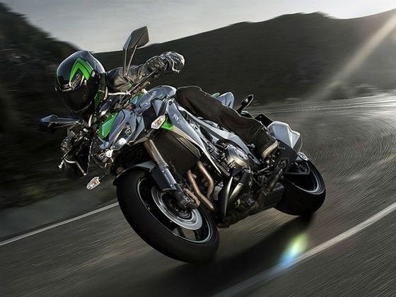 2014-kawasaki-z1000-india-launch-pics-60x420 (1)