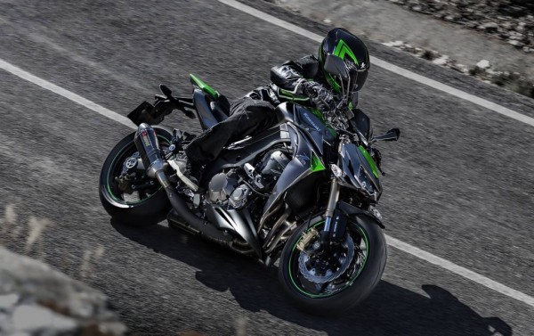 2014-kawasaki-z1000-india-launch-pics-60x420 (4)