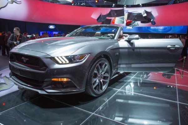 2015-ford-mustang-convertible