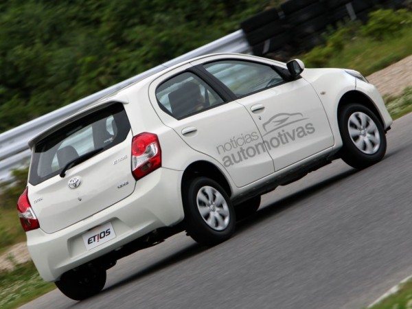 2016-Toyota-Etios-Liva-facelift-2