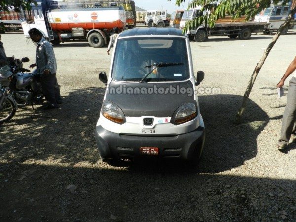 Bajaj-RE60-pics-1