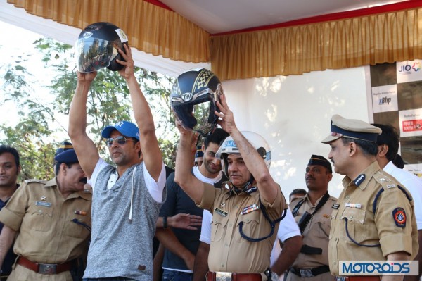 Helmet awareness and women safety Rally with Akshay kumar in Mumbai (5)