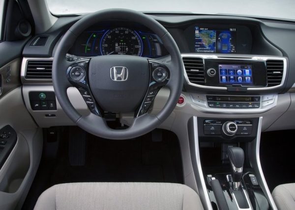 Honda-Accord-Hybrid-interior