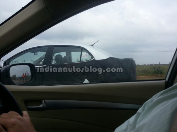 Hyundai-Grand-i10-Sedan-spied