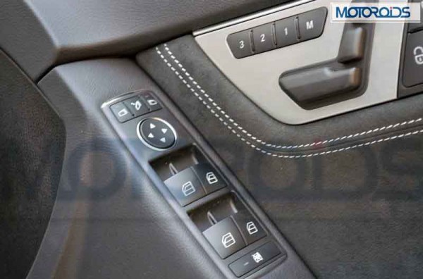 The very ergonomic switches on the door pad. Note- Contrast Stitching has been immaculately done