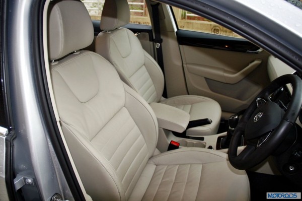 Skoda Octavia 2.0 TDi diesel manual interior (1)