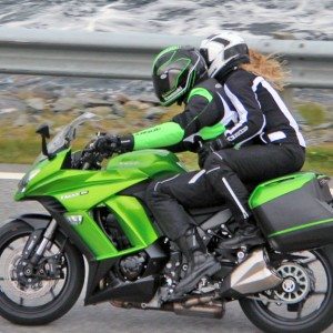 kawasaki ninja  india price pics