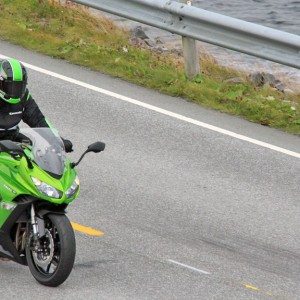 kawasaki ninja  india price pics