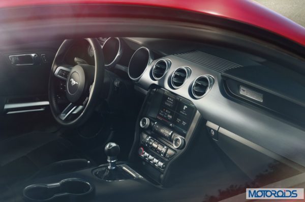 new 2015 Ford Mustang official interior images (2)