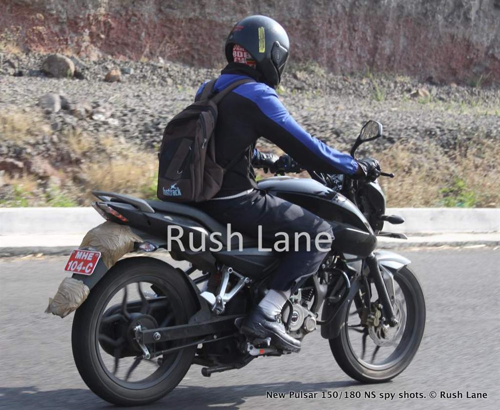 2014 Bajaj Pulsar 150NS (2)