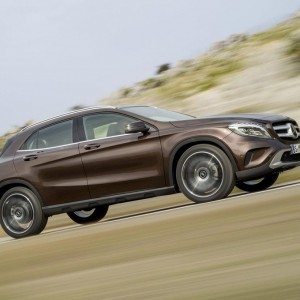 Mercedes GLA pics