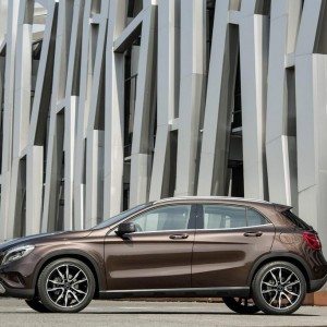 Mercedes GLA pics