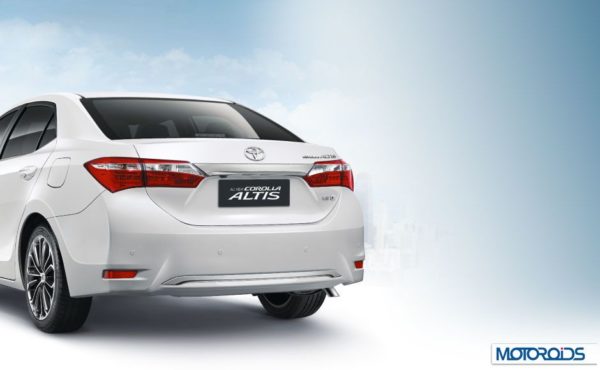 2014 Toyota Corolla Altis Images (5)