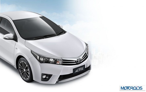 2014 Toyota Corolla Altis Images (6)