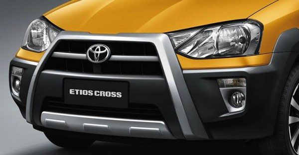 2014-Toyota-Etios-Cross-pics-details-1