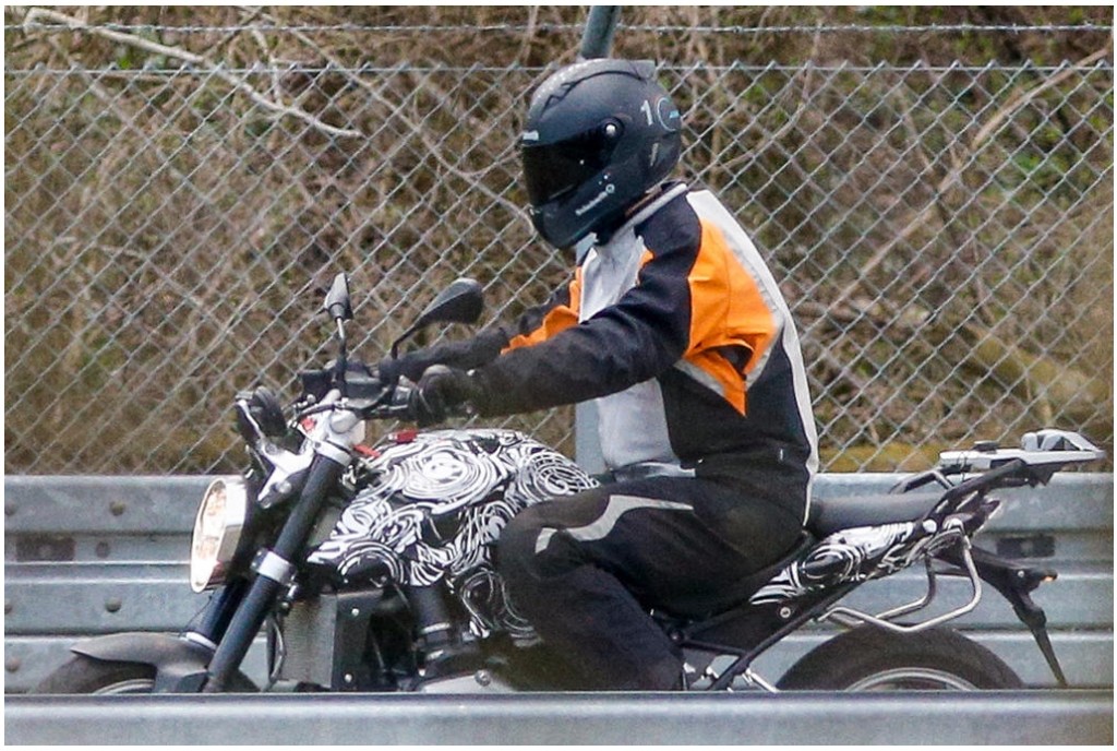 2015 BMW R1200R spy pic