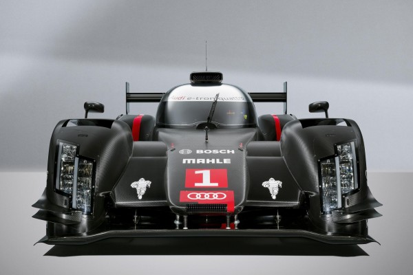 Audi-R18-e-tron-quattro-india-2